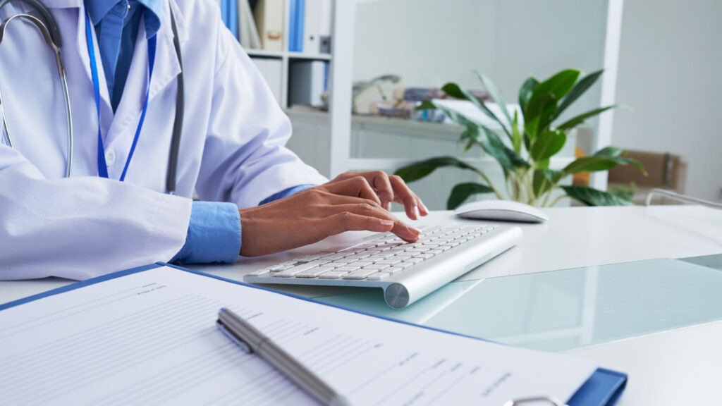 Cómo hacer una carta para solicitar la historia clínica